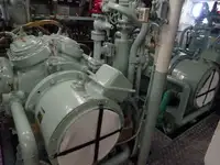 Tàu câu dài để bán