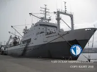 Tàu kéo lưới để bán