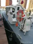 Tàu chở thủy thủ đoàn để bán