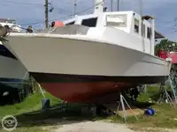 Tàu kéo lưới để bán