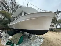 Tàu kéo lưới để bán