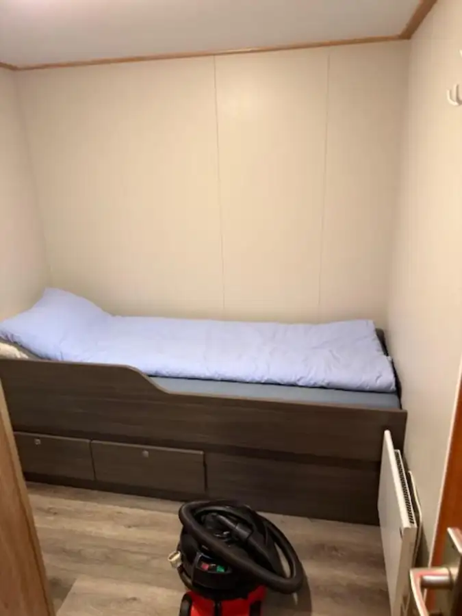 Tàu kéo để bán