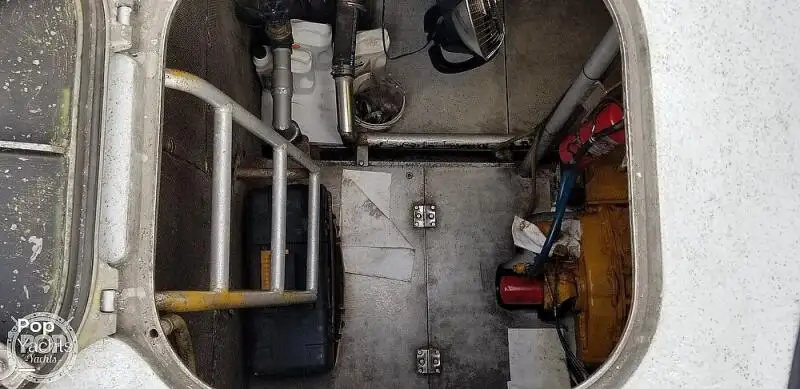 Tàu kéo lưới để bán