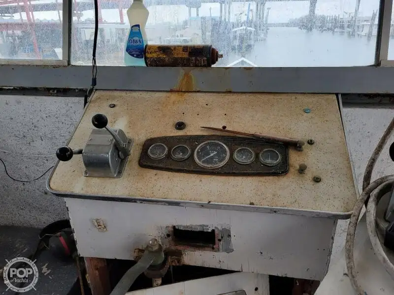 Tàu cung cấp để bán