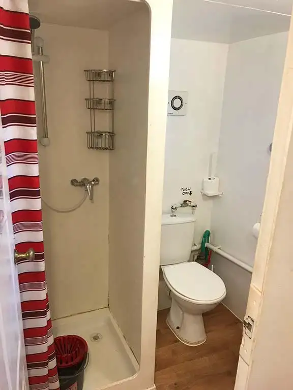 Tàu nạo vét để bán