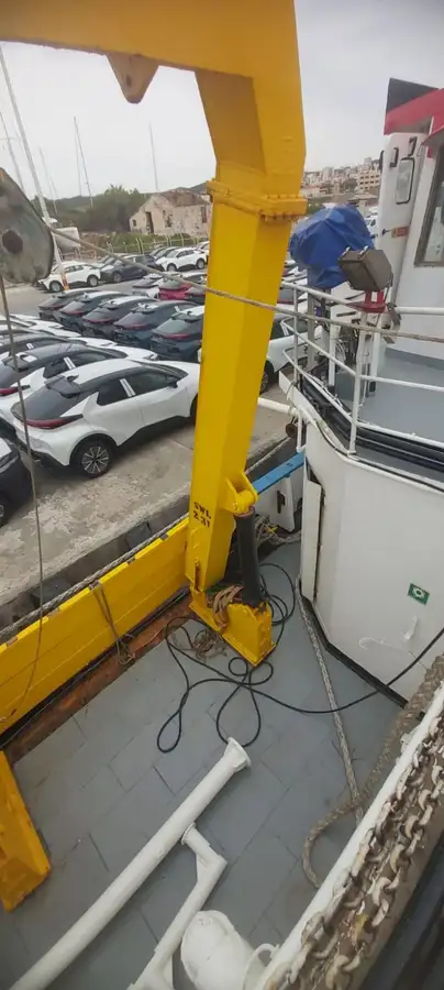 Tàu nghiên cứu để bán
