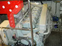 Tàu kéo lưới để bán