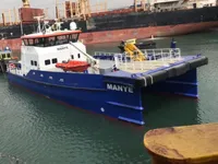 Tàu chở thủy thủ đoàn để bán