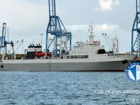 Tàu kéo lưới để bán