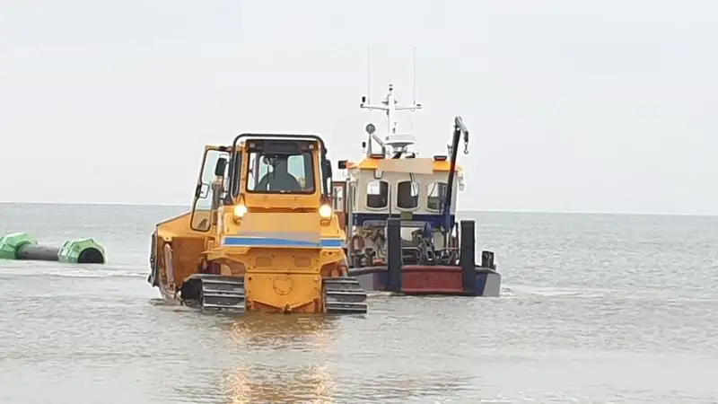 Tàu kéo để bán