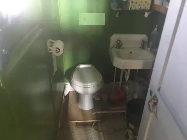Tàu kéo để bán