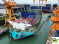 Tàu chở hàng khô để bán