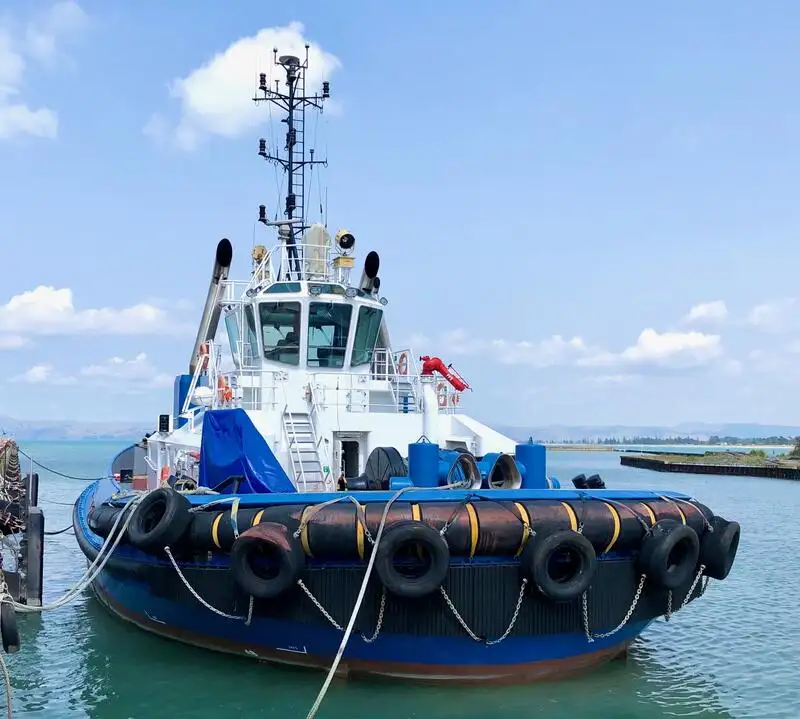 Tàu kéo để bán