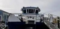 Tàu hai thân để bán