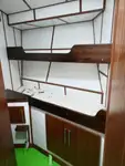 Tàu làm việc để bán