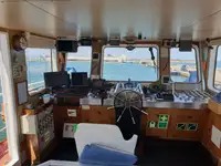 Tàu kéo để bán