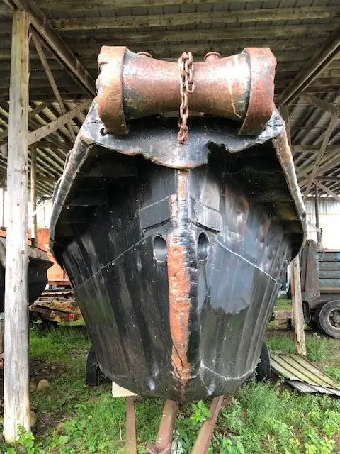 Tàu kéo để bán
