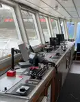Tàu chở khách và hàng hóa để bán