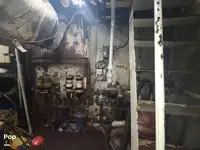 Tàu kéo lưới để bán