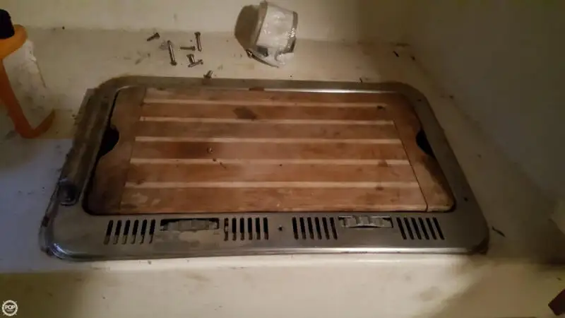 Tàu kéo lưới để bán