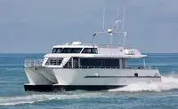 Tàu chở khách rao bán