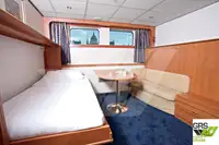 Tàu du lịch để bán
