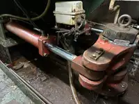 Tàu kéo lưới để bán