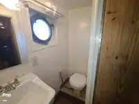 Tàu kéo lưới để bán