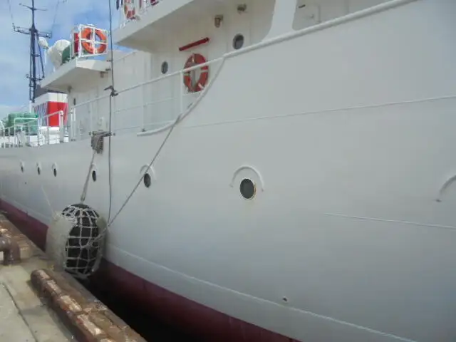 Tàu tuần tra để bán
