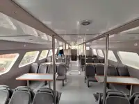 Tàu chở khách để bán