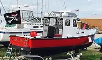 Tàu chế biến cá để bán