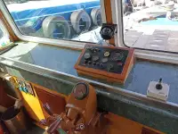 Thuyền làm việc rao bán