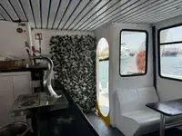 Tàu du lịch để bán