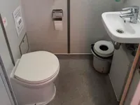 Tàu làm việc để bán