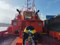 Tàu kéo để bán