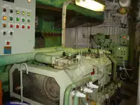 Tàu kéo lưới để bán