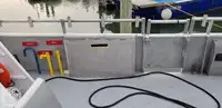 Tàu kéo lưới để bán