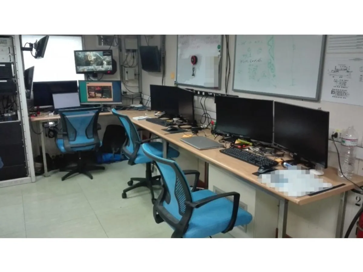 Tàu nghiên cứu để bán