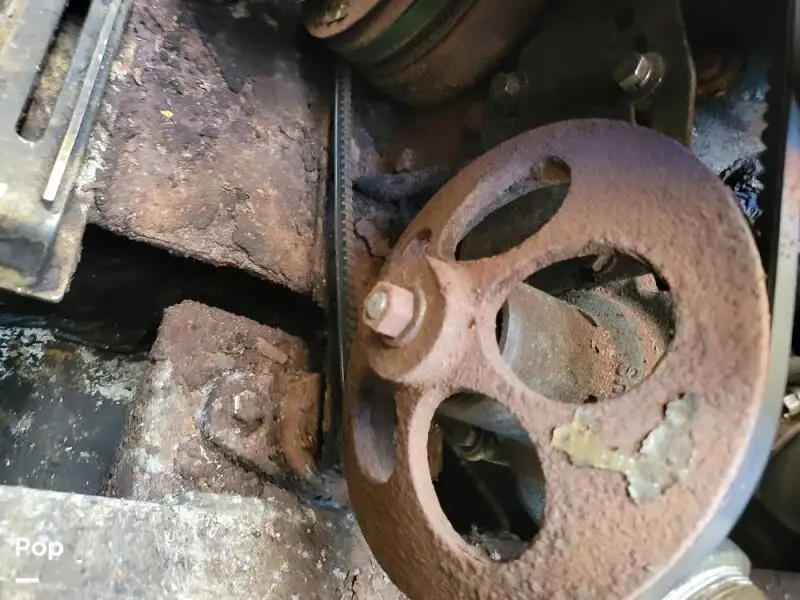 Tàu kéo lưới để bán