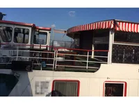 Tàu container để bán