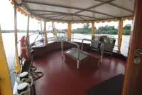 Tàu du lịch để bán
