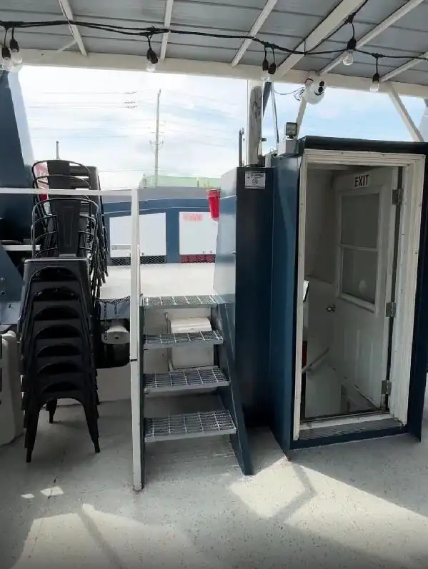 Thuyền cứu sinh để bán