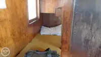Tàu kéo lưới để bán