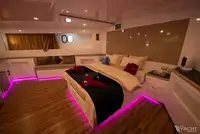 Tàu hỗ trợ lặn để bán