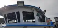 Tàu hai thân để bán