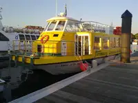 Tàu phà để bán
