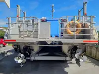 Tàu chở khách để bán