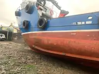 Tàu làm việc để bán