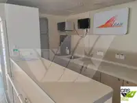 Tàu du lịch để bán