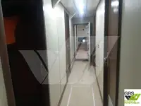 Tàu làm việc để bán